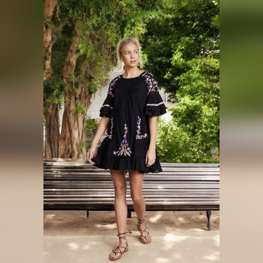 FREE PEOPLE Pavlo Boho Embroidered Ruffled Mini Lined Dress Size Small EUC